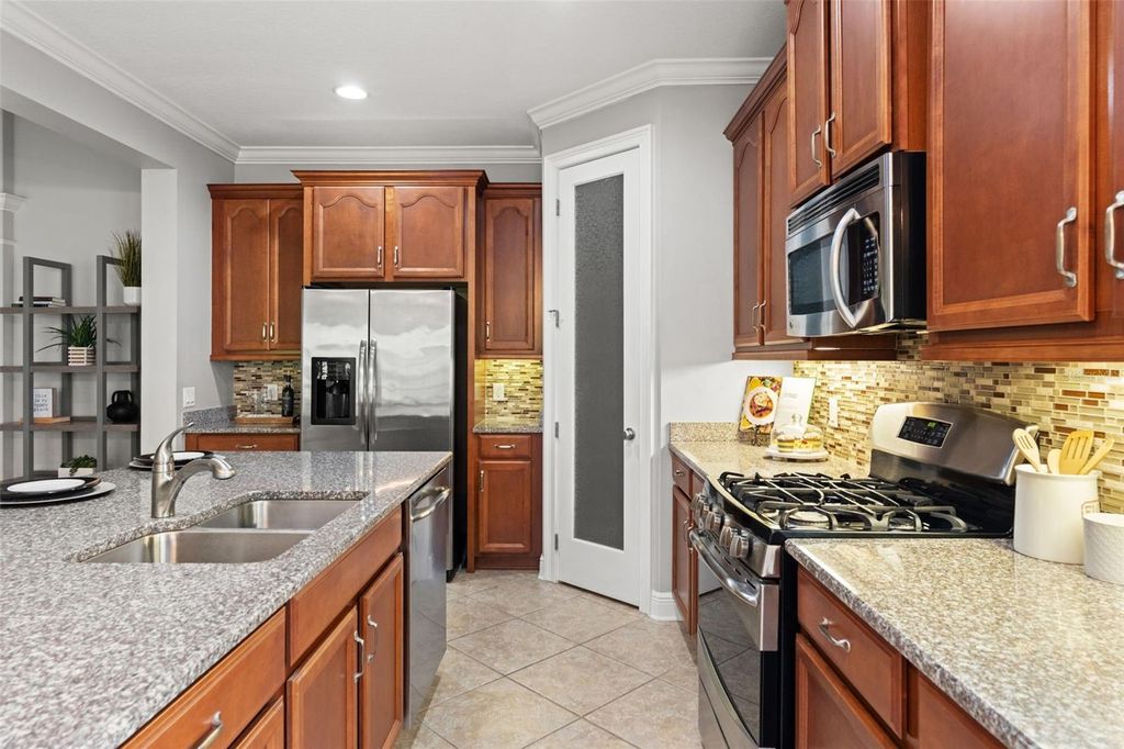 Image 16 of property listing at 4684 SOUTHERN VALLEY LOOP, Brooksville, FL 34601