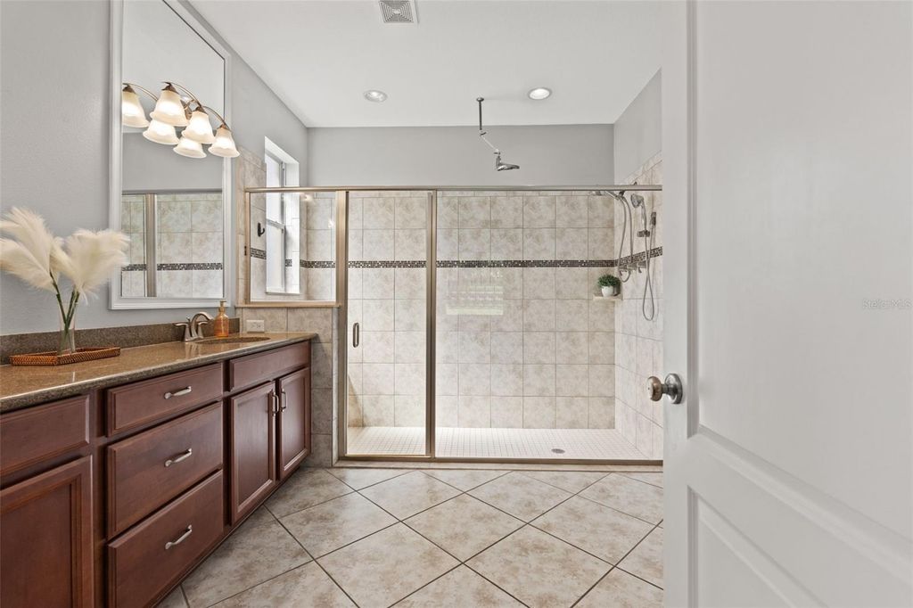 Image 26 of property listing at 4684 SOUTHERN VALLEY LOOP, Brooksville, FL 34601