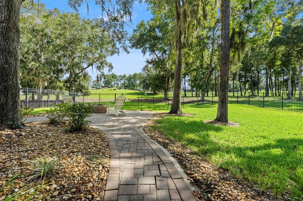 Image 43 of property listing at 4684 SOUTHERN VALLEY LOOP, Brooksville, FL 34601