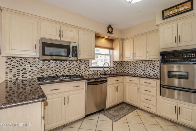 13 Bosko Drive, East Brunswick, NJ 08816