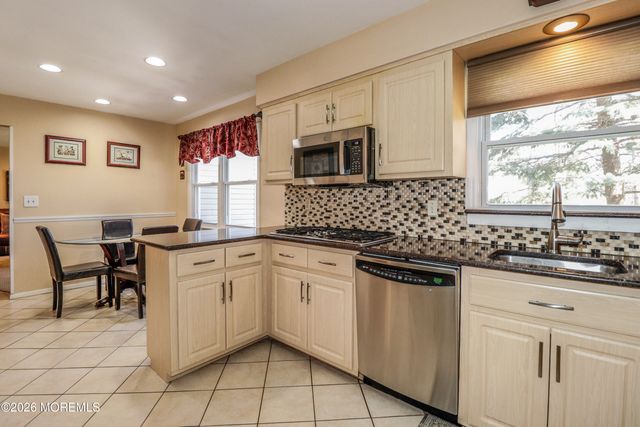 13 Bosko Drive, East Brunswick, NJ 08816