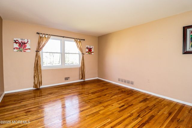 13 Bosko Drive, East Brunswick, NJ 08816