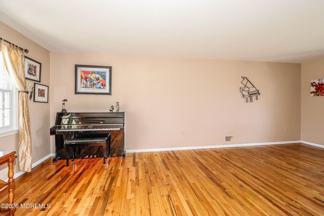 13 Bosko Drive, East Brunswick, NJ 08816