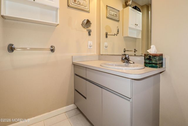 13 Bosko Drive, East Brunswick, NJ 08816