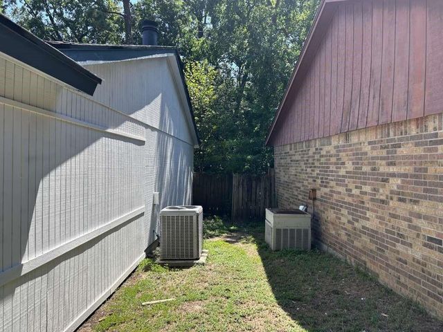 3030 Winding Way, Huntsville, TX 77340