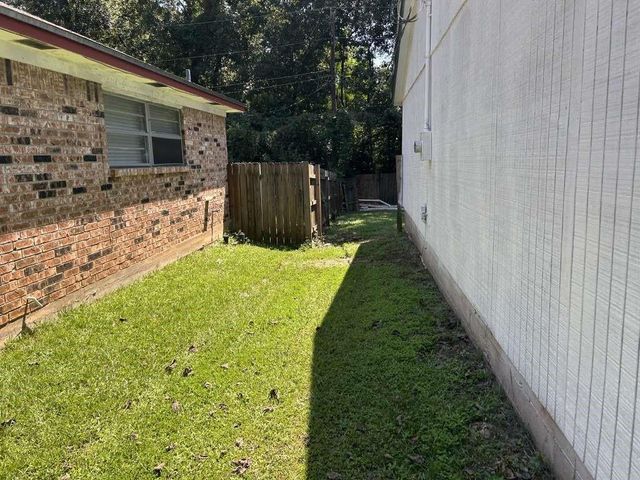 3030 Winding Way, Huntsville, TX 77340