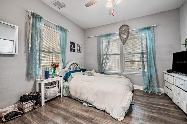 2334 W SPRUCE STREET, Tampa, FL 33607