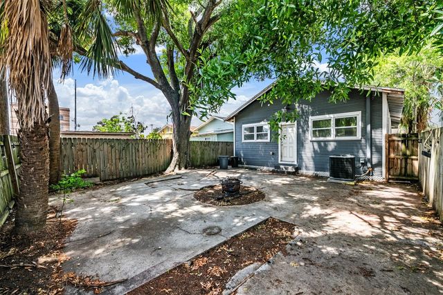 2334 W SPRUCE STREET, Tampa, FL 33607