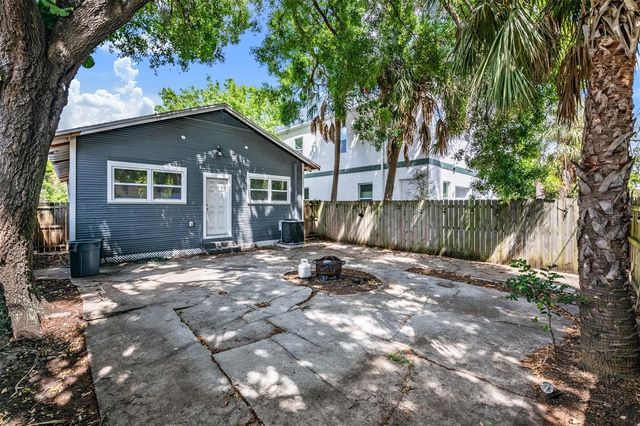 2334 W SPRUCE STREET, Tampa, FL 33607