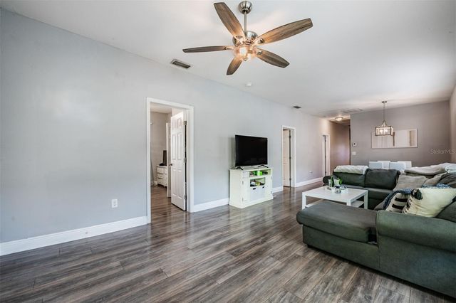 2334 W SPRUCE STREET, Tampa, FL 33607