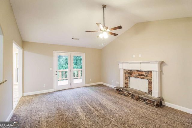 1926 Paynes Point, Winder, GA 30680