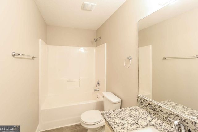 1926 Paynes Point, Winder, GA 30680