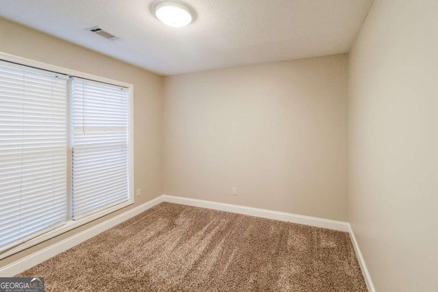 1926 Paynes Point, Winder, GA 30680