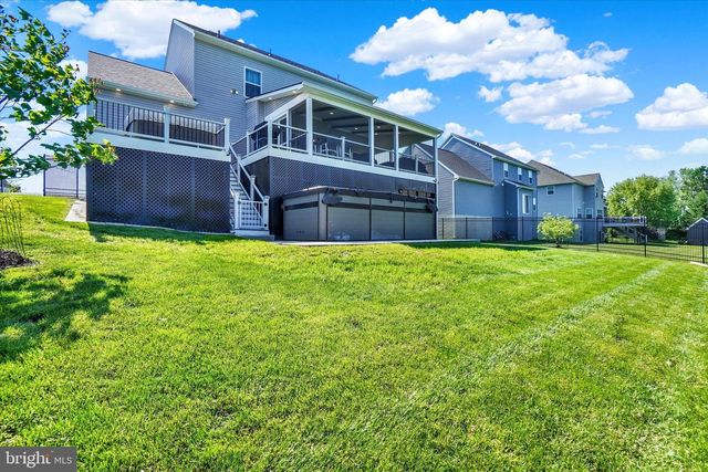 100 HOLLYHOCK DR, Manchester, PA 17345