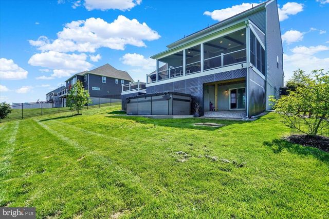 100 HOLLYHOCK DR, Manchester, PA 17345
