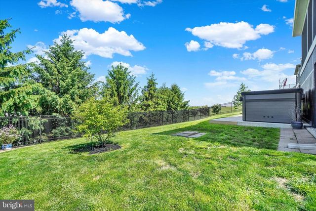 100 HOLLYHOCK DR, Manchester, PA 17345