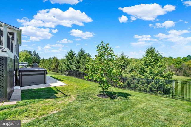 100 HOLLYHOCK DR, Manchester, PA 17345