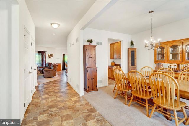 100 HOLLYHOCK DR, Manchester, PA 17345