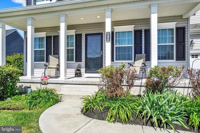 100 HOLLYHOCK DR, Manchester, PA 17345