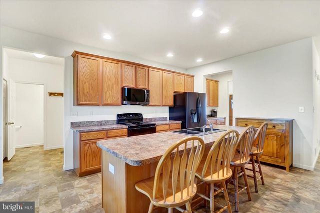 100 HOLLYHOCK DR, Manchester, PA 17345