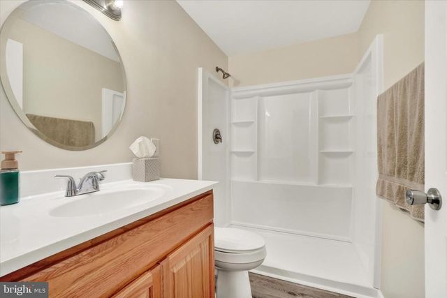 100 HOLLYHOCK DR, Manchester, PA 17345