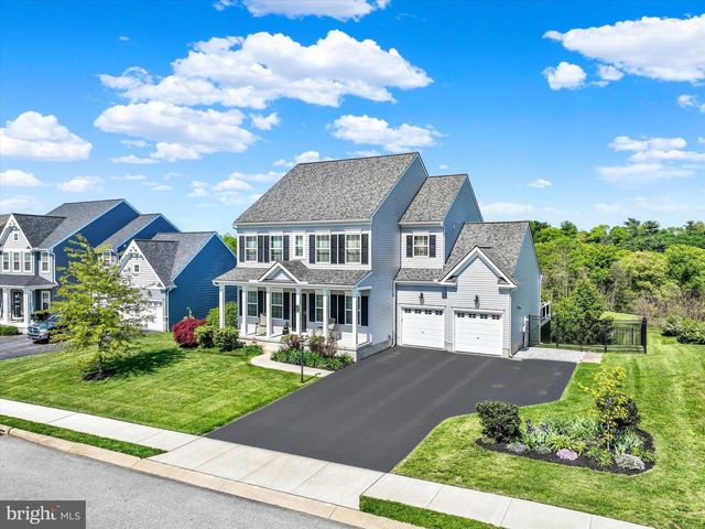 100 HOLLYHOCK DR, Manchester, PA 17345