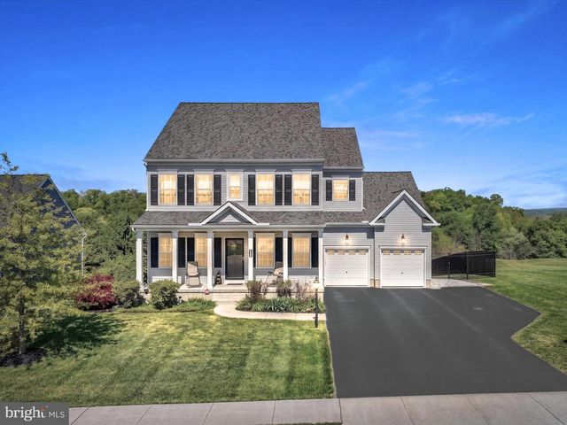 100 HOLLYHOCK DR, Manchester, PA 17345