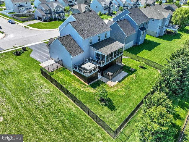 100 HOLLYHOCK DR, Manchester, PA 17345