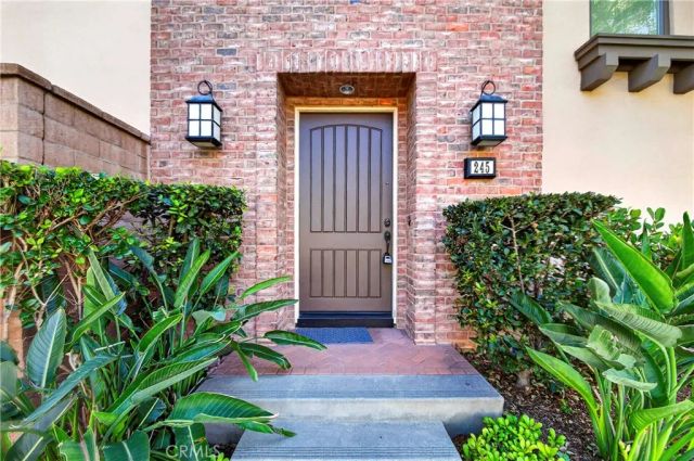 245 Rodeo, Irvine, CA 92602