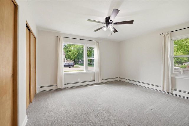 187 W Oak Grove STREET, Juneau, WI 53039