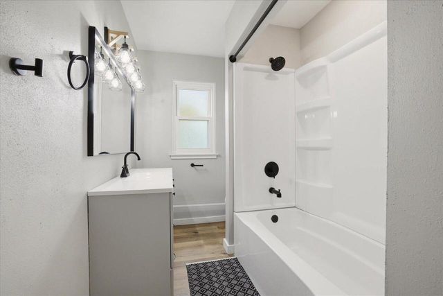 187 W Oak Grove STREET, Juneau, WI 53039