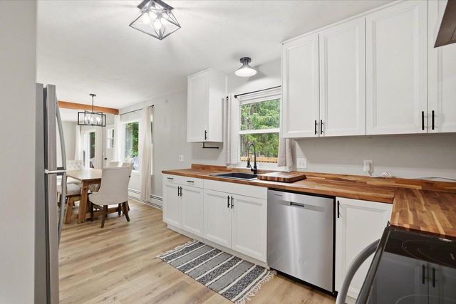 187 W Oak Grove STREET, Juneau, WI 53039