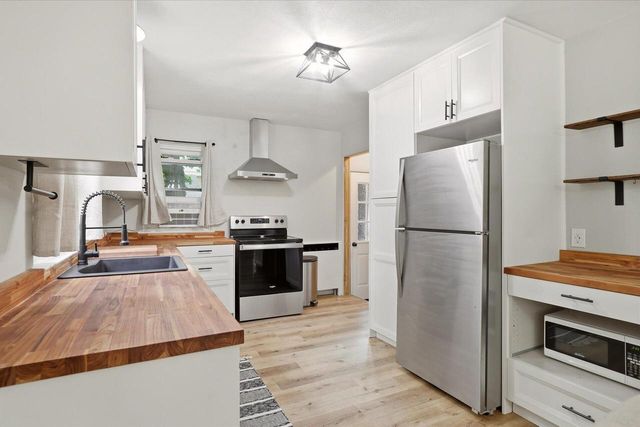 187 W Oak Grove STREET, Juneau, WI 53039