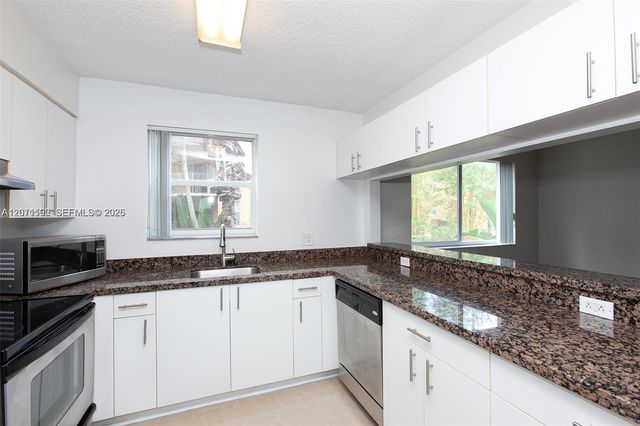 771 N Pine Island Road 214, Plantation, FL 33324