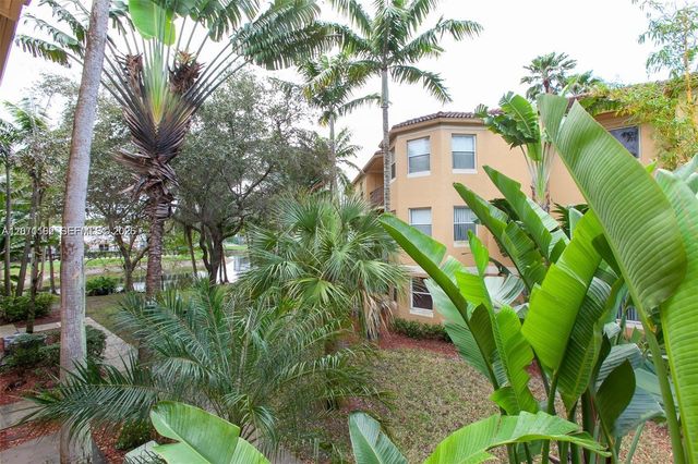 771 N Pine Island Road 214, Plantation, FL 33324