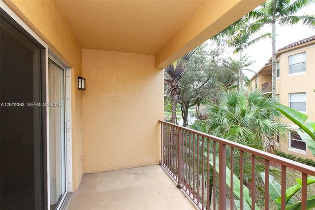 771 N Pine Island Road 214, Plantation, FL 33324