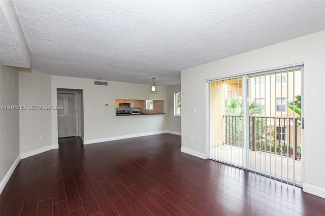 771 N Pine Island Road 214, Plantation, FL 33324