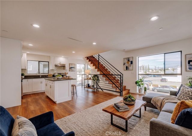 11508 Emelita Street 11510, North Hollywood, CA 91601