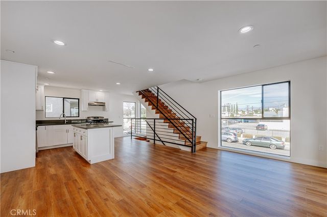 11508 Emelita Street 11510, North Hollywood, CA 91601