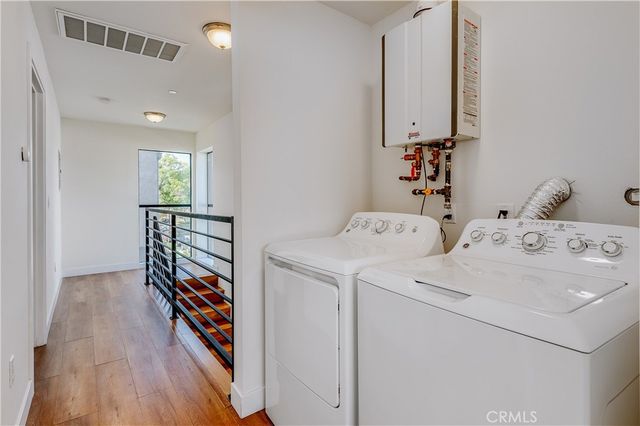 11508 Emelita Street 11510, North Hollywood, CA 91601