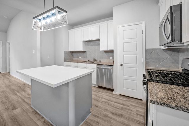 438 Camas Creek Lane, Magnolia, TX 77354