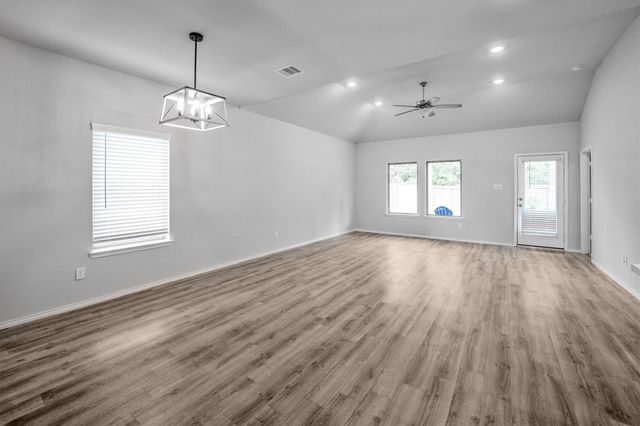 438 Camas Creek Lane, Magnolia, TX 77354