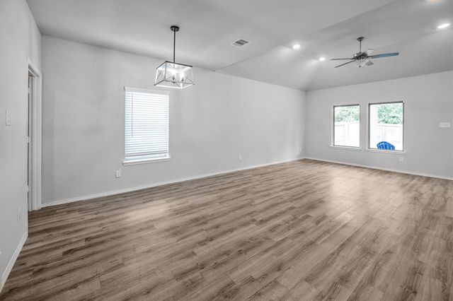 438 Camas Creek Lane, Magnolia, TX 77354