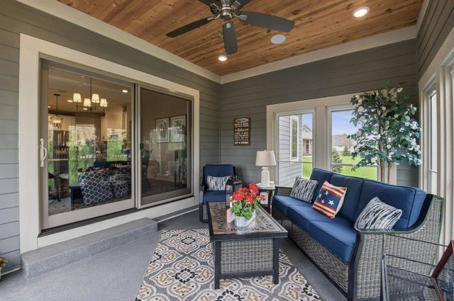 236 Four Winds COURT, Hartland, WI 53029