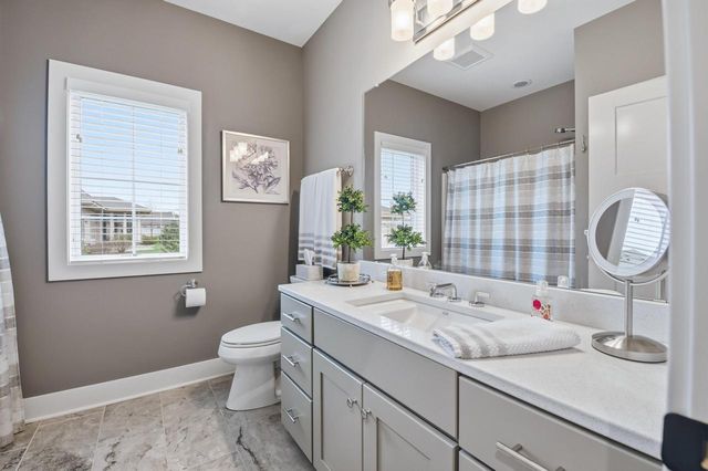 236 Four Winds COURT, Hartland, WI 53029