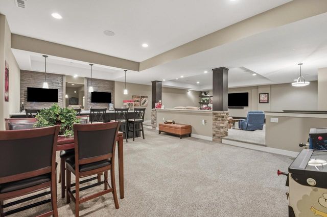 236 Four Winds COURT, Hartland, WI 53029