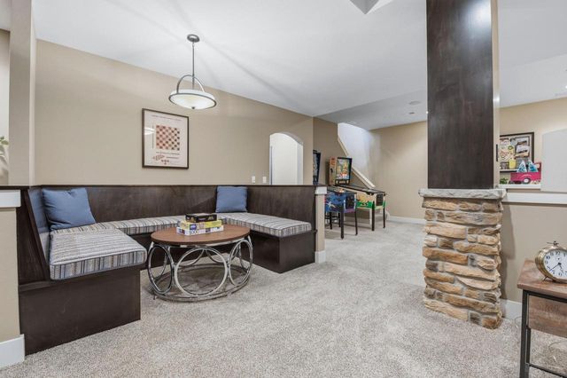236 Four Winds COURT, Hartland, WI 53029