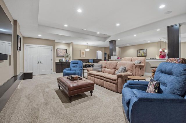 236 Four Winds COURT, Hartland, WI 53029