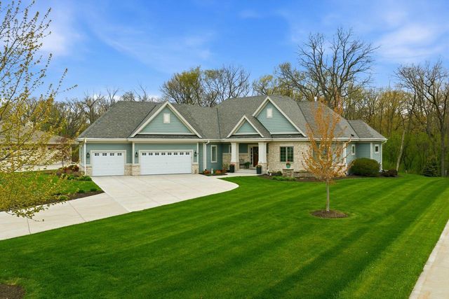 236 Four Winds COURT, Hartland, WI 53029