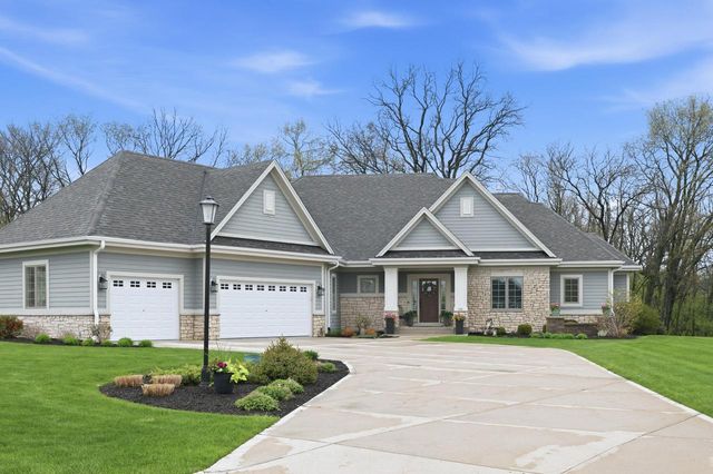 236 Four Winds COURT, Hartland, WI 53029